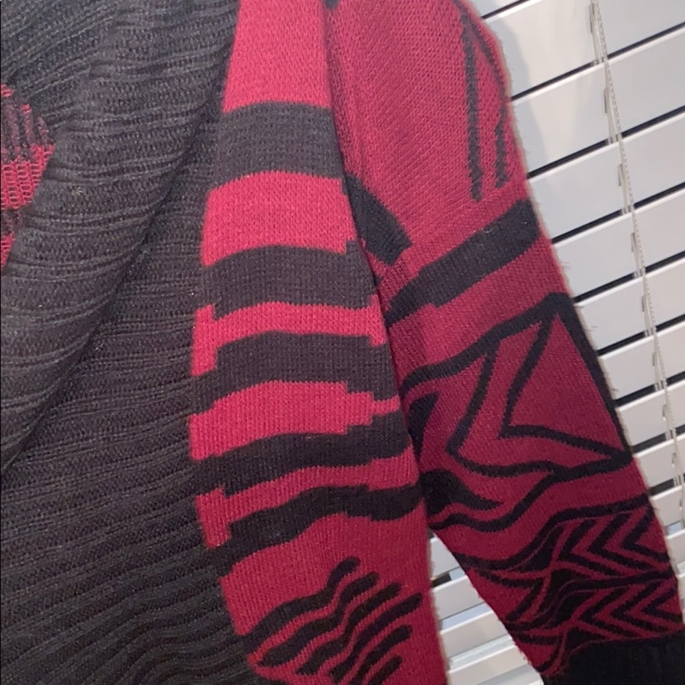 sweater - Picture 3 of 3